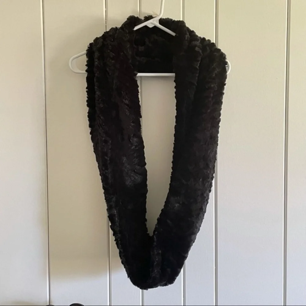 $20 SALE Black Super Soft Fuzzy Faux Fur Infinity Scarf Retro Vintage Style